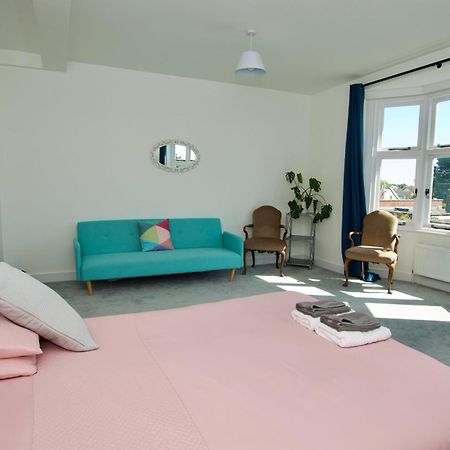 Beautiful Large 3-Bed Coastal Flat With Parking. Apartment Frinton-on-Sea Exterior photo