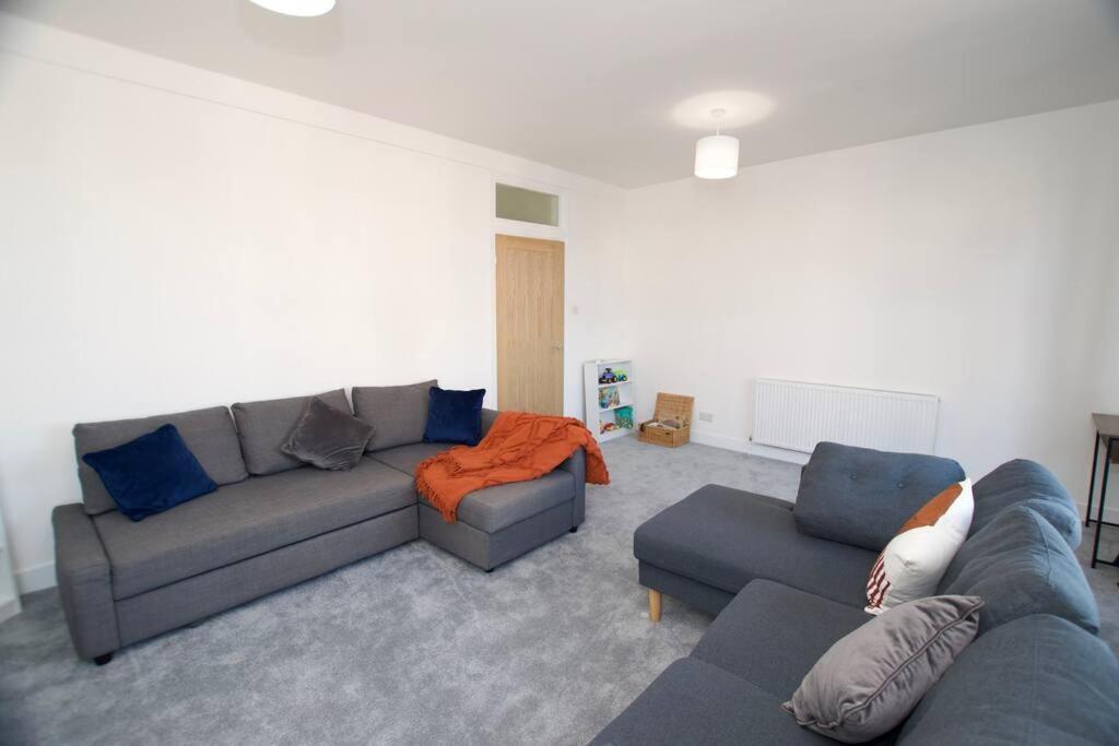 Beautiful Large 3-Bed Coastal Flat With Parking. Apartment Frinton-on-Sea Exterior photo