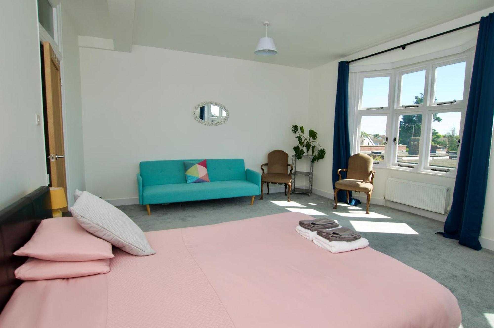 Beautiful Large 3-Bed Coastal Flat With Parking. Apartment Frinton-on-Sea Exterior photo